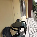 Kostovi Vendégház Kiten