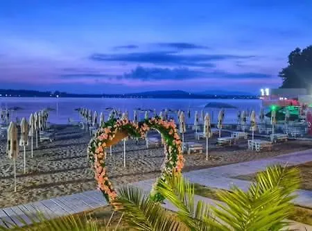 Kostovi 招待所 希典