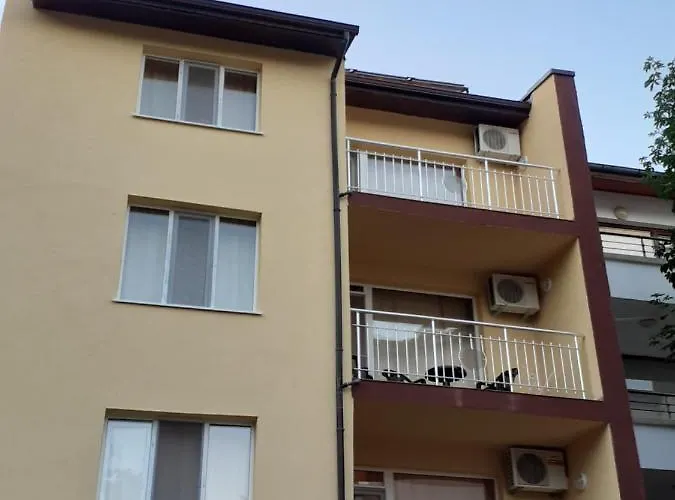 Kostovi 게스트하우스 *